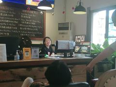 -拖板鞋咖啡旅行酒店(春熙路地铁站店)