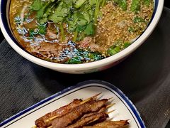 -云阿蛮云南生烫牛肉米线(奉贤路店)