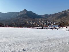 -济南卧虎山滑雪场