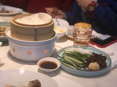 孜然羊肉松配京葱及自制薄饼-港丽餐厅(高德置地店)