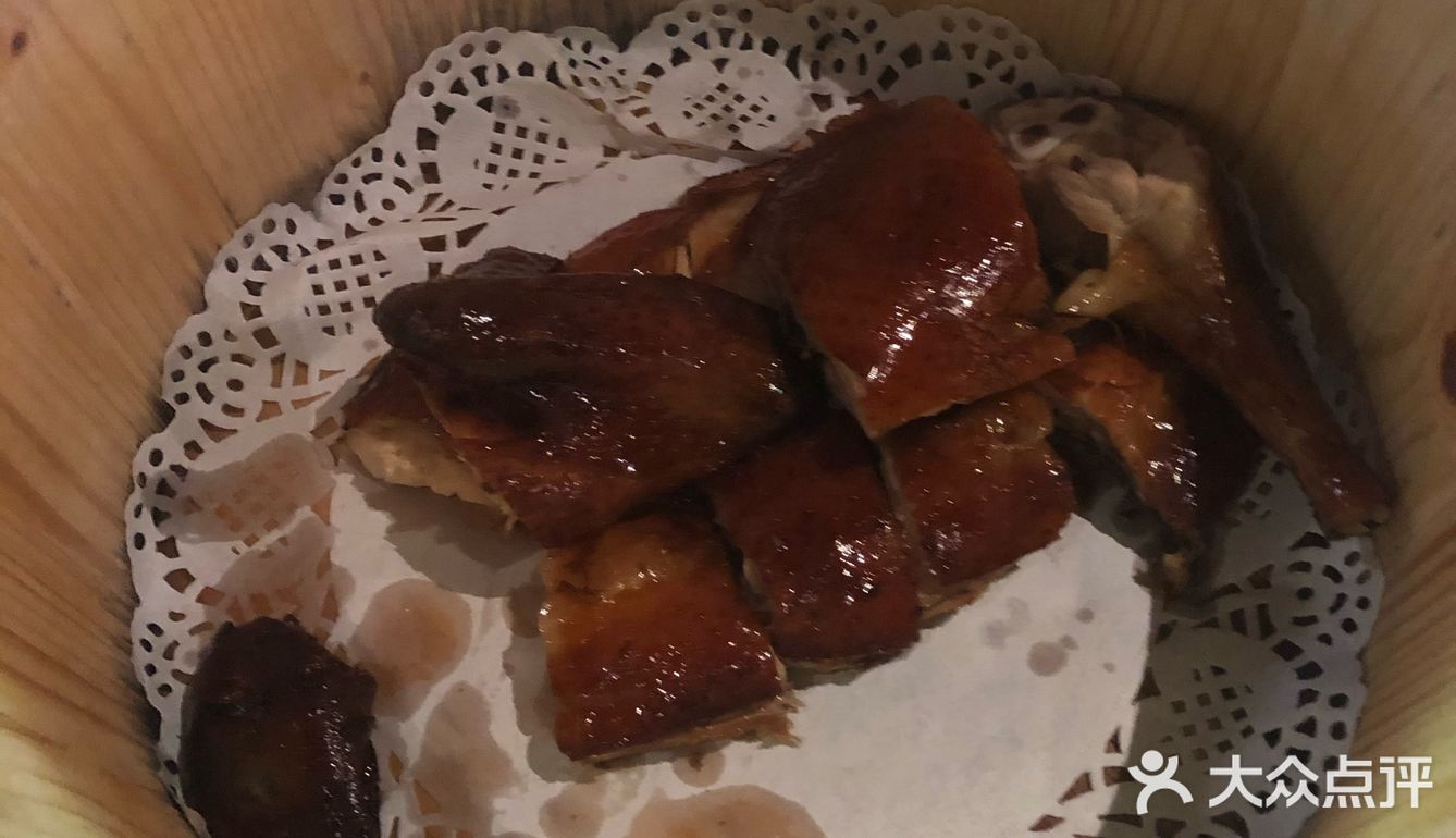 焗南瓜，香而不腻！冰秋葵，爽口得很。服务员态度体贴