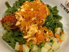 菠菜西红柿鸡蛋面-吴满满油泼面(北方风味园店)