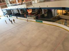 -冰纷万象滑冰场(赣州华润万象城店)