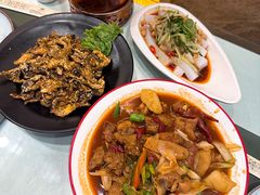 -丝路天山酒店(国际大巴扎店)