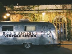 -席娜卡琳火车铁道夜市