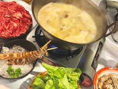 -鲜入围煮花胶鸡海鲜火锅