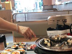 -围炉肉舍•炭烤活鳗•丹东海鲜烤肉(步行街店)