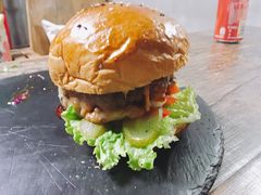 -HIGH FIVE哈福手工汉堡(桂林路店)