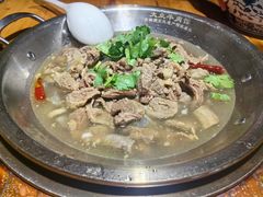 -大众跷脚牛肉馆·非遗传承单位(峨眉山店)