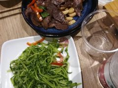 新鲜豌豆苗-老班长手工灌汤包老店(东山店)