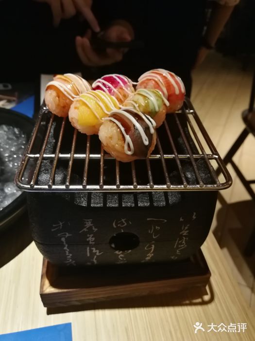 舞漁日料美人胶原锅(陆家嘴中心店)火炙霹雳球（9颗）图片
