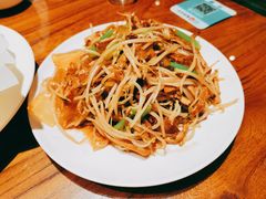 -泉畔人家·老济南经典鲁菜(大明湖店)