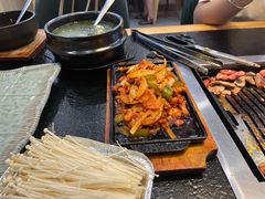 -臻牛烤肉