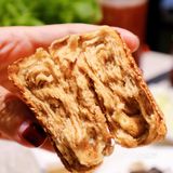 晚上排队超长酱料好评好评!不管是芝麻酱+韭花酱