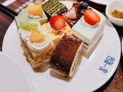 -四海一家自助餐(益田假日广场店)