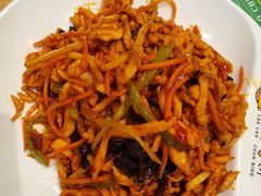 鱼香肉丝-合合春饼·酱骨·东北菜(潘家园店)