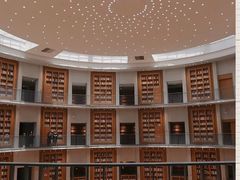 -浙江越秀外国语学院