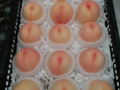 水蜜桃-西郊国际农产品交易中心