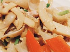 杏鲍菇竹耳爽肉片-十三式重庆江湖菜(金茂览秀城店)