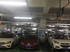 -奉贤宝龙城市广场·停车场