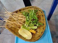 -马路边边麻辣烫(世纪金源店)
