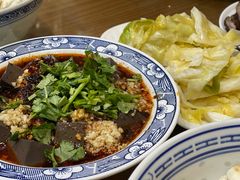 油泼辣子蒜羊血-天发芽·何记葫芦头泡馍·传统小吃(报恩寺街店)