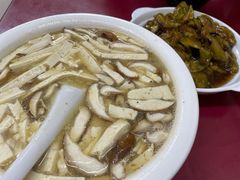 酸辣汤-兴国苑酒店