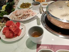 -洪氏嗨捞·广东猪肚鸡·椰子鸡火锅(西咸万象城店)