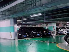 -北京财富中心-地下停车场