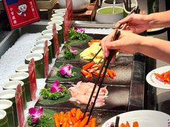 -芝小官毛肚火锅海鲜自助(苏州吴江区万宝店)