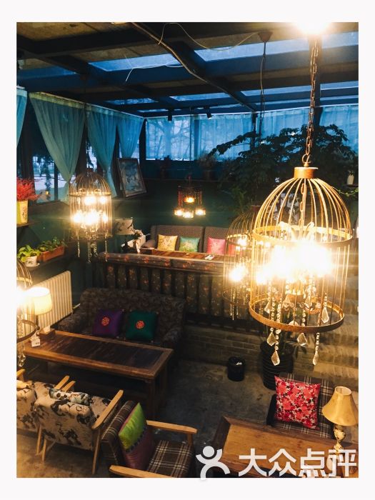 秘密花园入口|只喝星爸爸？ 魔都的所有咖啡馆都隐藏在秘密花园中……