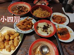 -爆炸头阿姨小四川正宗川味小吃(无任何分店)
