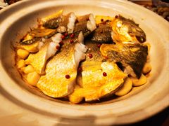 砂锅焗黄花鱼-1937青岛老味道·海肠捞饭·青岛菜(大鲍岛栈桥店)