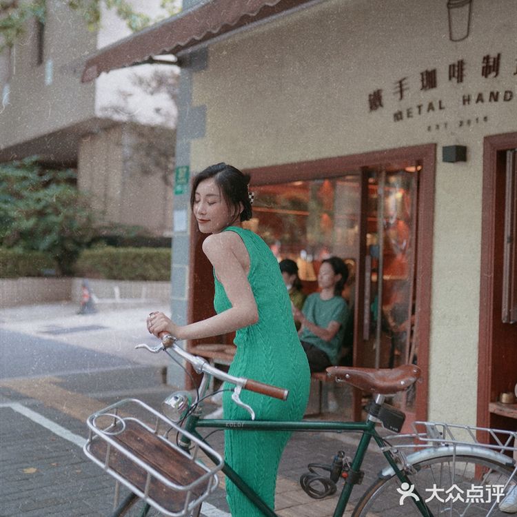 我们会不会相遇 在街角的咖啡店