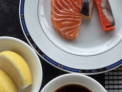 -亚洲国际大酒店·云顶阁旋转自助餐厅