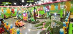 -维佳童话镇演出现场(徐东店)