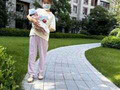 -乐禧母婴全自营月嫂(宝山店)