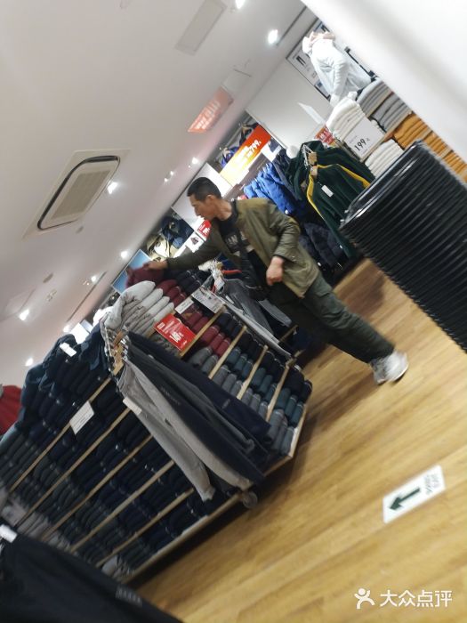 优衣库(哈尔滨中央大街店)图片
