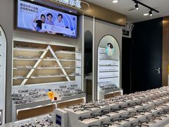 -LOGO眼镜·蔡司品牌折扣店(龙华清湖店)