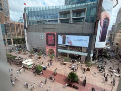 -瑞尔齿科(南京东路名人诊所)