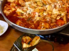 -亲昵春川鸡排(韩国美食街店)