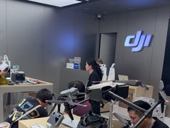 -DJI大疆(深圳华强北曼哈授权体验店)