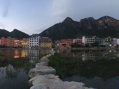 -百里峡七彩艺术小镇