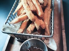 -FOUR PLAY BAR