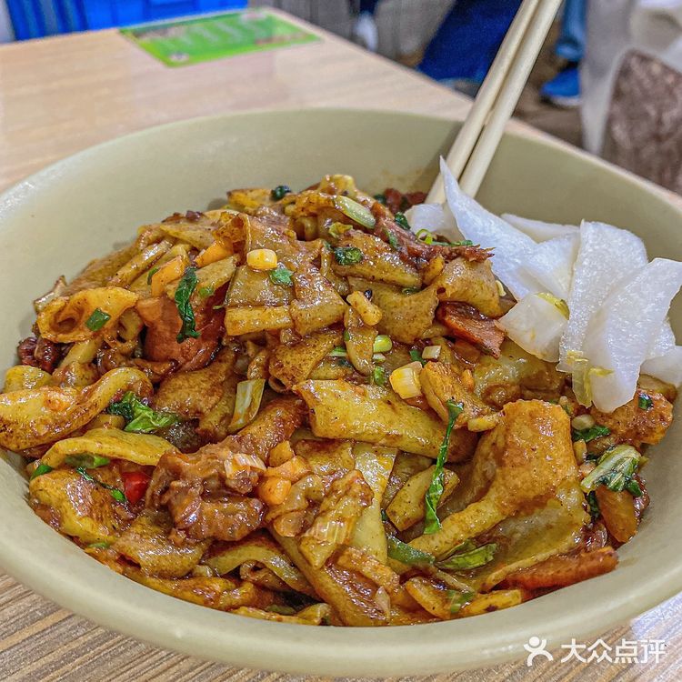三狗/双黄牛肉炒豆丝⁉️哪一家更好吃..❓