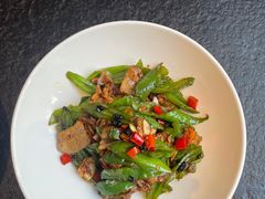 -鱼鲜饭香·招牌汽锅剁椒鱼头王