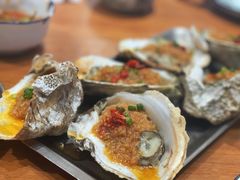 -何妹湿辣牛肉·粤式烧烤砂煲(桂雅路店)