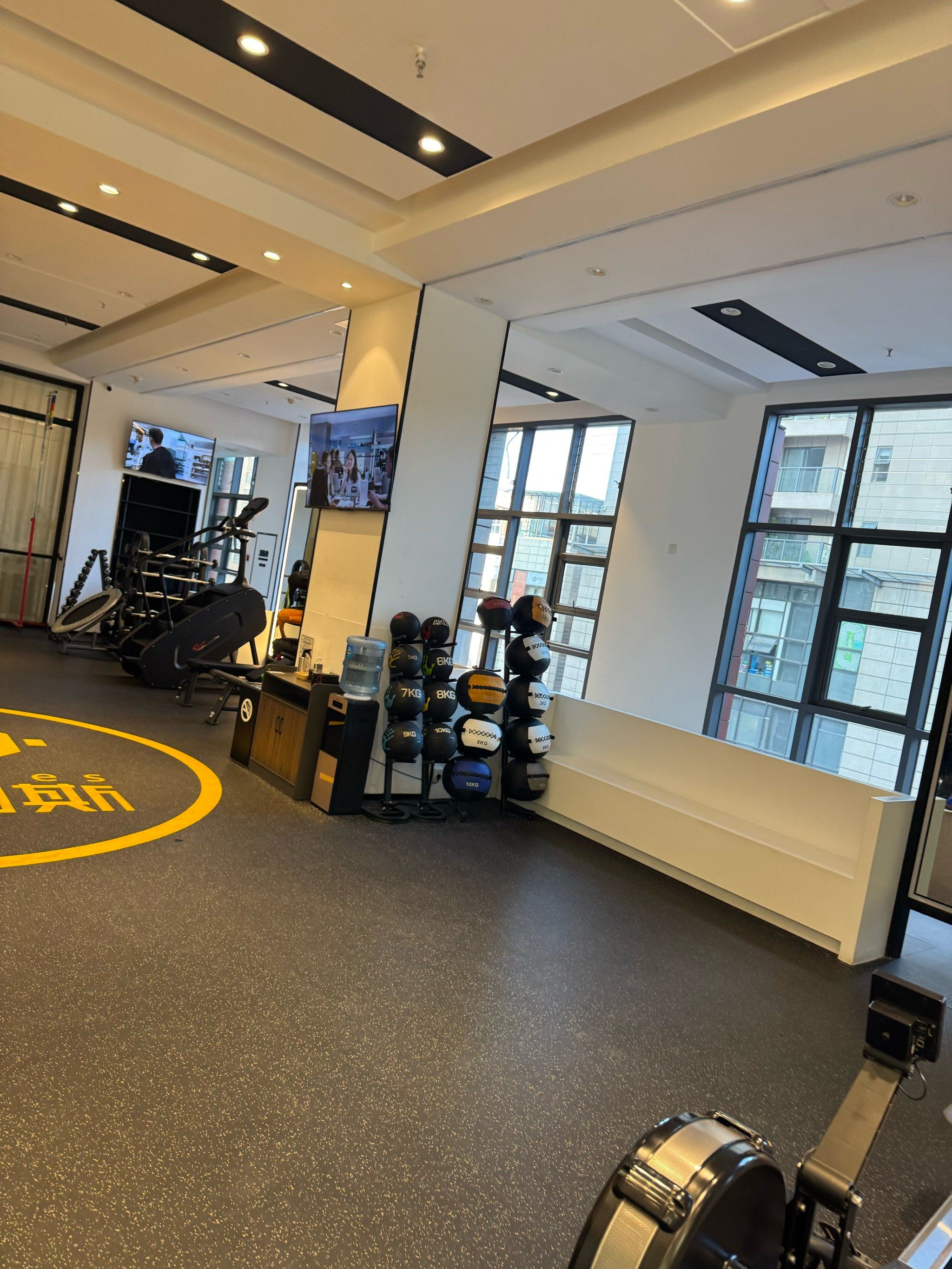 n
看自己一家健身房卫生怎么样看浴室和卫生间就可以