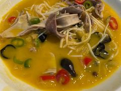 酸汤煨猪肚-八珍饺子·烤鸭·家常菜