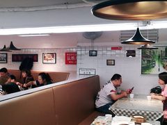 -新大咀港式茶餐厅(宝山万达店)